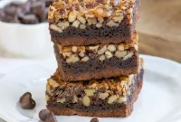 Chocolate Pecan Pie Bars Recipe — Fudgy Chocolate Pecan Bars