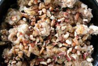 Slow Cooker Pecan Pie Oatmeal Recipe for Cozy Holiday Mornings