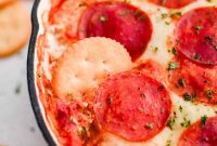 Creamy Baked Pizza Dip with Pepperoni and Cheese