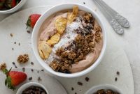 Strawberry Mango Smoothie Bowl Recipe for Creamy Tropical Breakfast