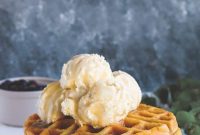 Low-Carb Keto Waffle Recipe for Fluffy Breakfast Waffles