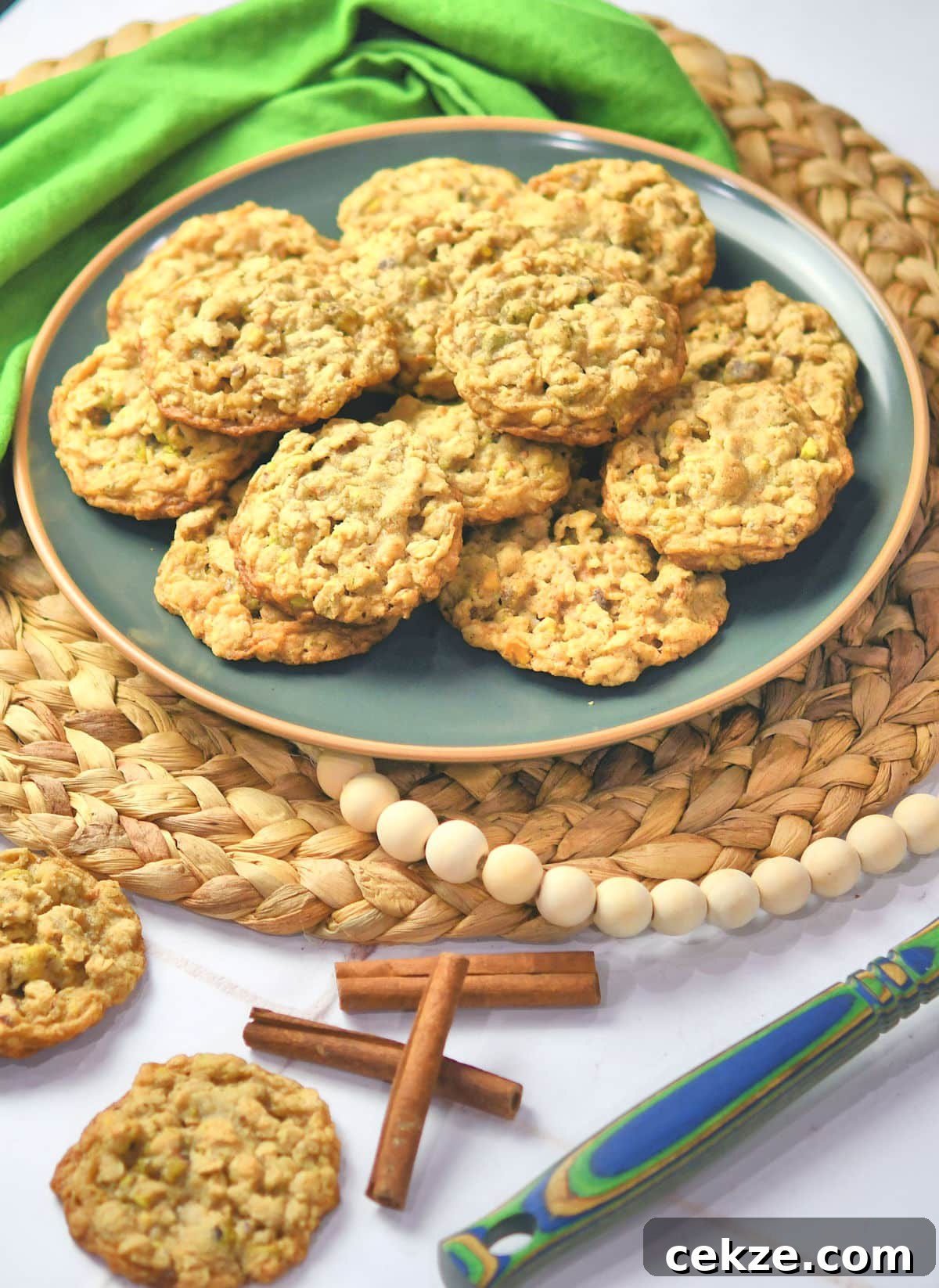 Oatmeal, Honey & Pistachio Cookies Recipe for Crispy, Chewy Bites 2 Oatmeal Honey Pistachio Cookies recipe by Christian Guzman.