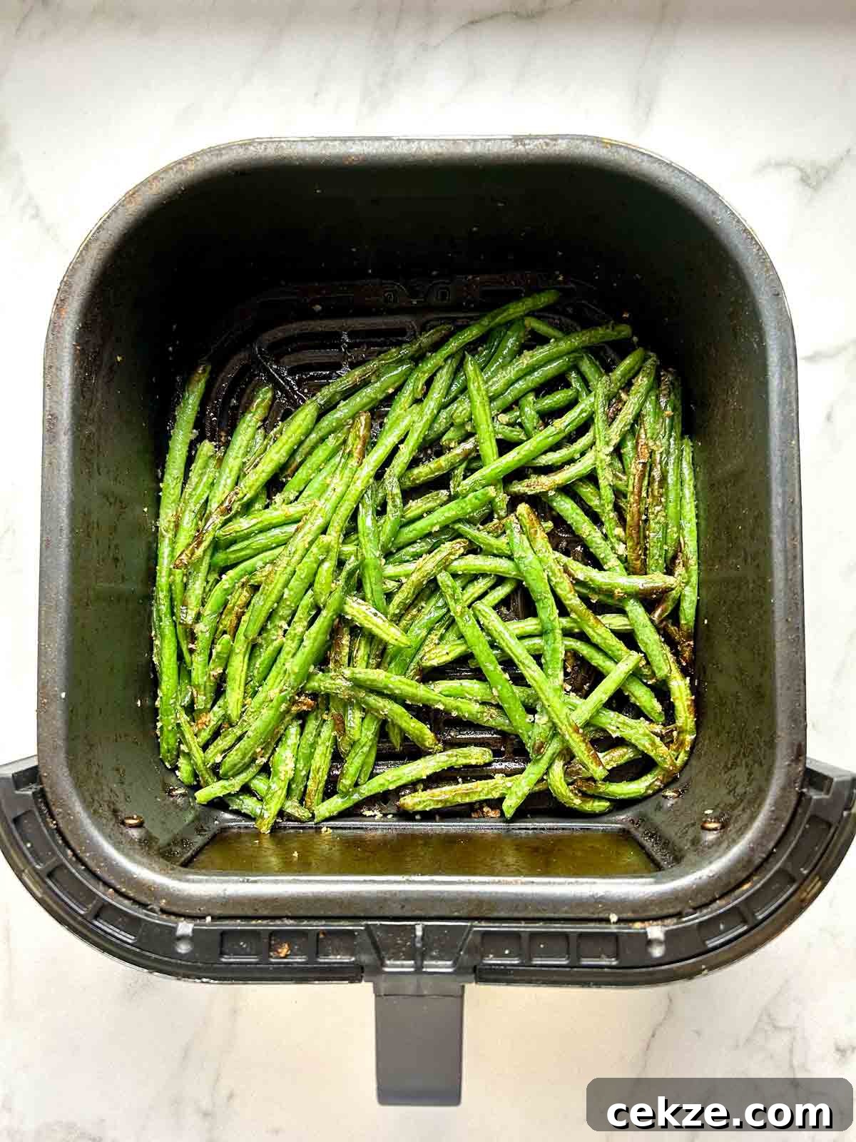green beans after air-frying.