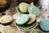 White Chocolate-Dipped Easter Oreos – Festive Cookie Recipe