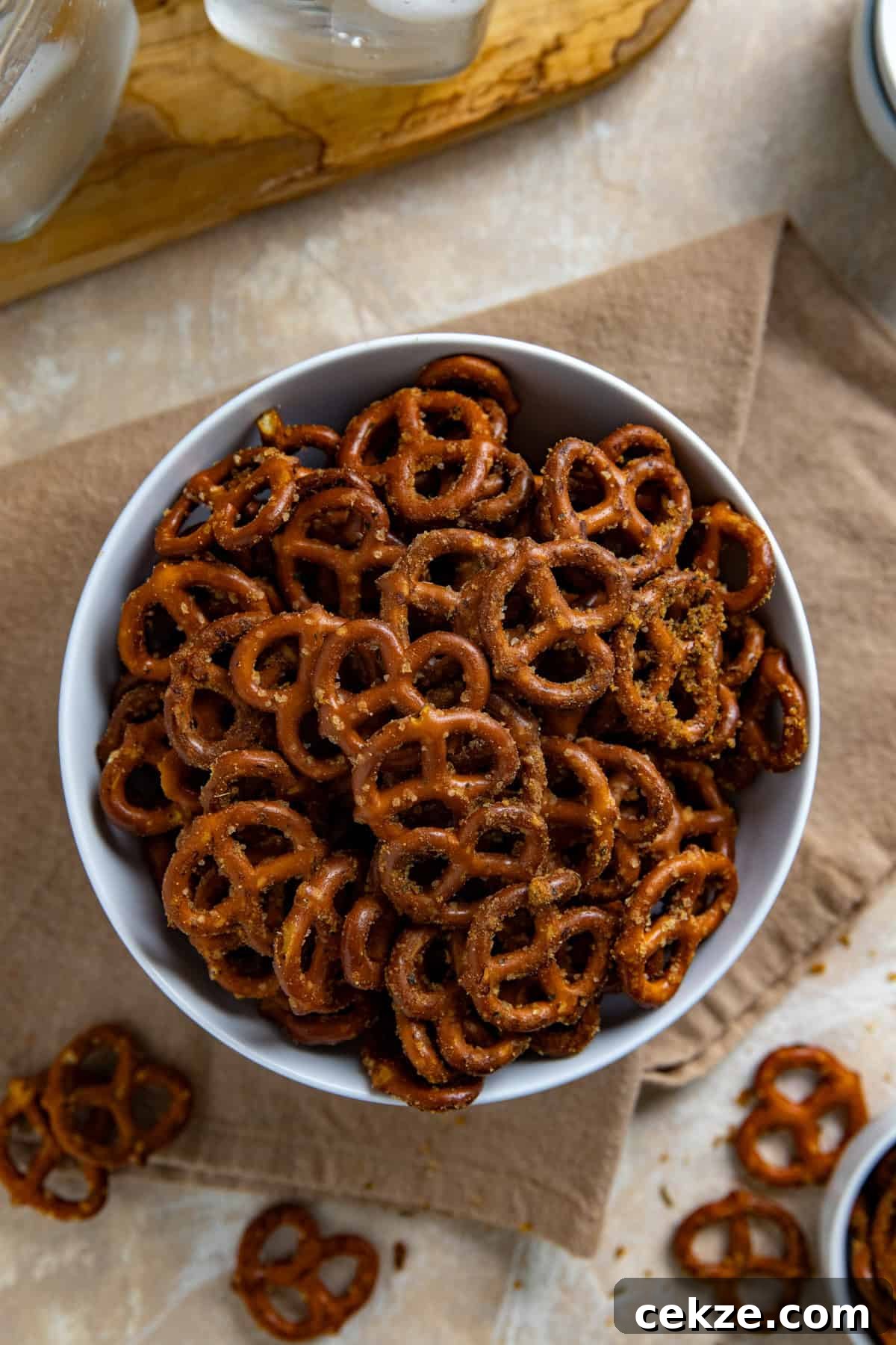 Cracked Pretzel Snack Recipe: Sweet-Salty Caramel Pretzels 7 Seasoned pretzels in a serving bowl.