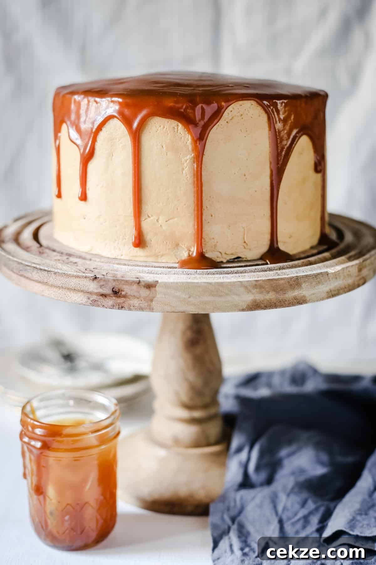 This gluten-free Salted Caramel Chocolate Espresso Cake is one of my favourite cakes from the cake stall. A chocolate lover’s sponge sandwiched together with silky salted caramel swiss meringue buttercream and drizzled with thick luscious salted caramel.