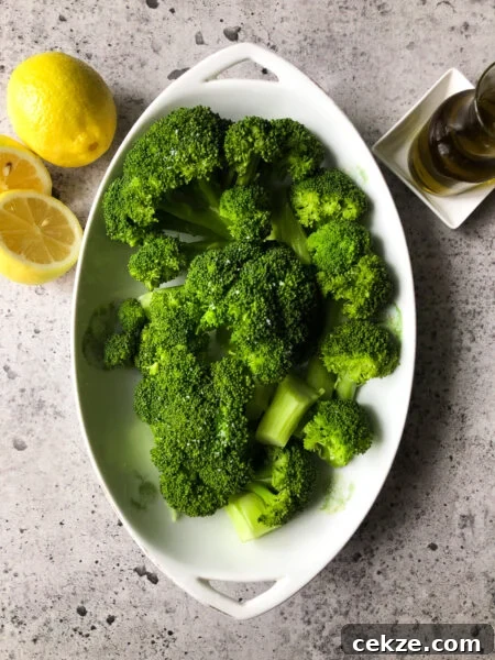 Broccoli with olive oil and lemon
