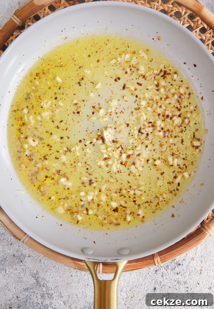Classic Spaghetti Aglio e Olio: Simple Garlic Olive Oil Pasta Recipe 4 olive oil and garlic for pasta in a skillet